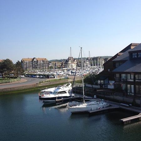 Residence "Les Planches" Deauville Kültér fotó