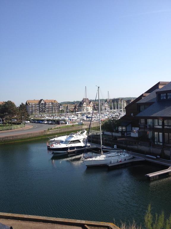 Residence "Les Planches" Deauville Kültér fotó