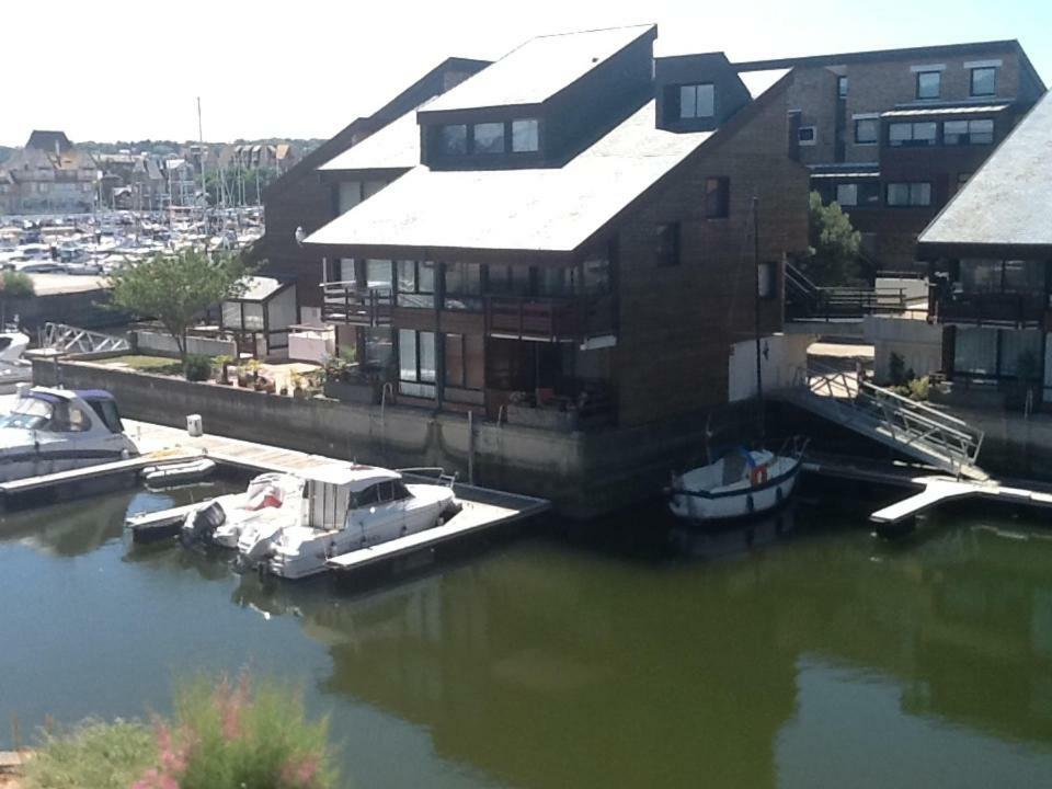 Residence "Les Planches" Deauville Kültér fotó